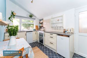 Kitchen- click for photo gallery